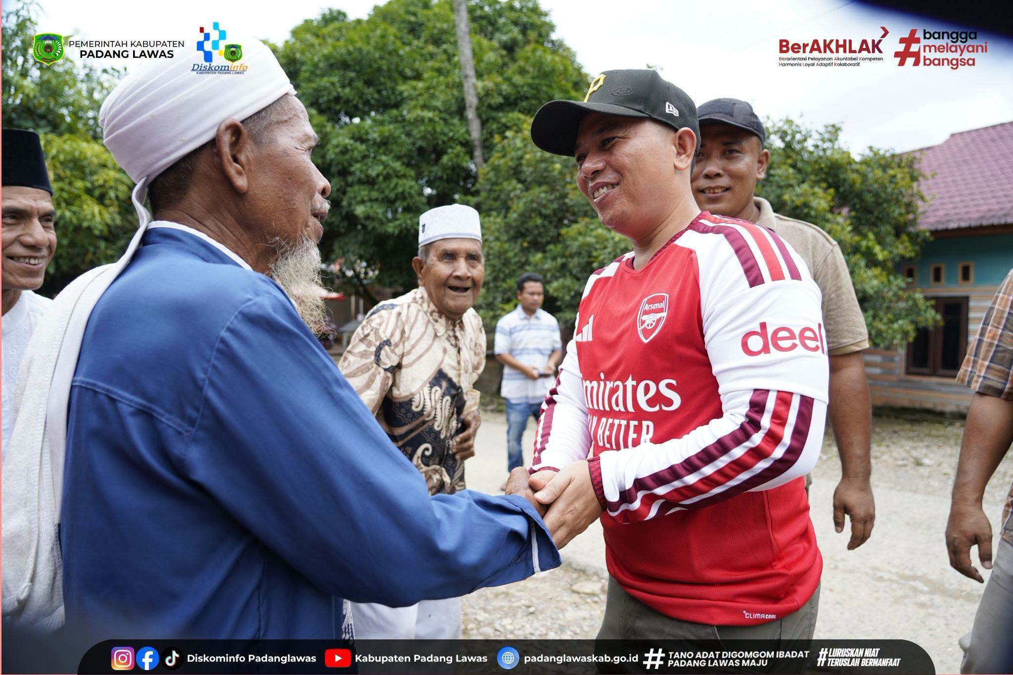 BUPATI PADANG LAWAS SILATURAHMI DENGAN WARGA