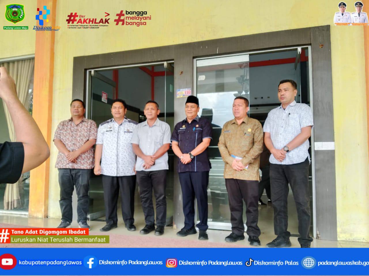 PEMASANGAN STIKER CALL CENTER 110 DI KABUPATEN PADANG LAWAS.