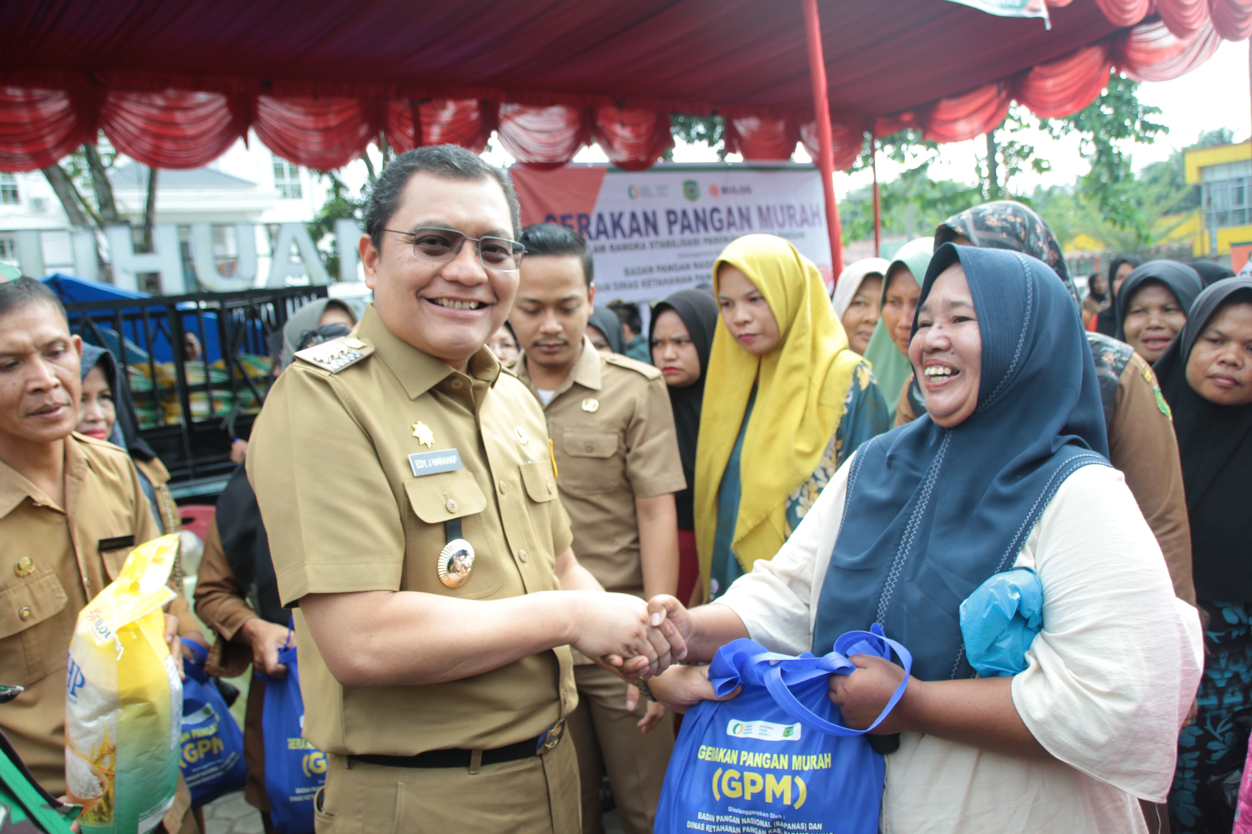 KABUPATEN PADANG LAWAS MELAKSANAKAN PASAR MURAH 