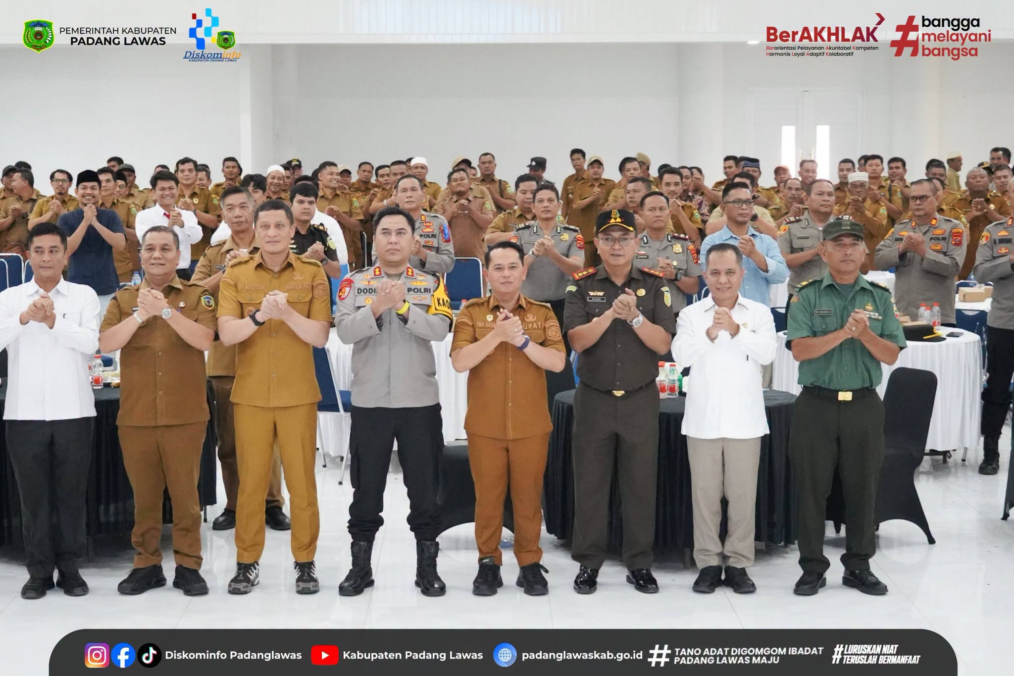 BUPATI BERSAMA FORKOPIMDA, TANDA TANGANI PAKTA INTEGRITAS.