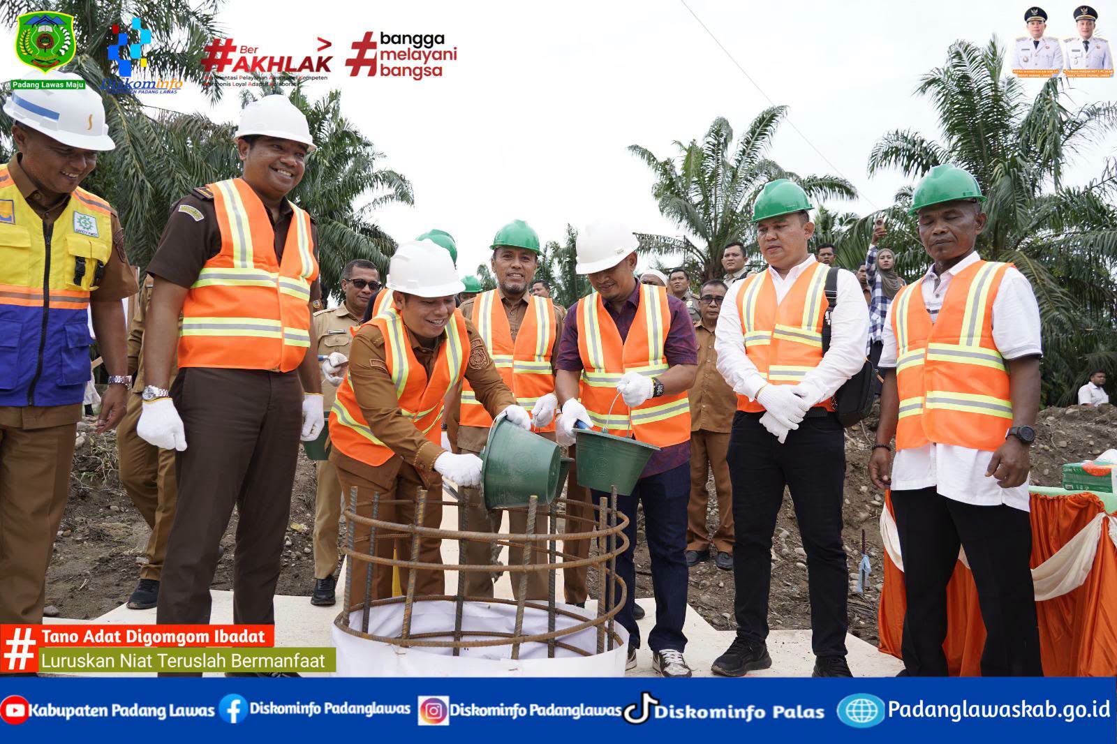 BUPATI LETAKKAN BATU PERTAMA PEMBANGUNAN JEMBATAN DESA PASIR.
