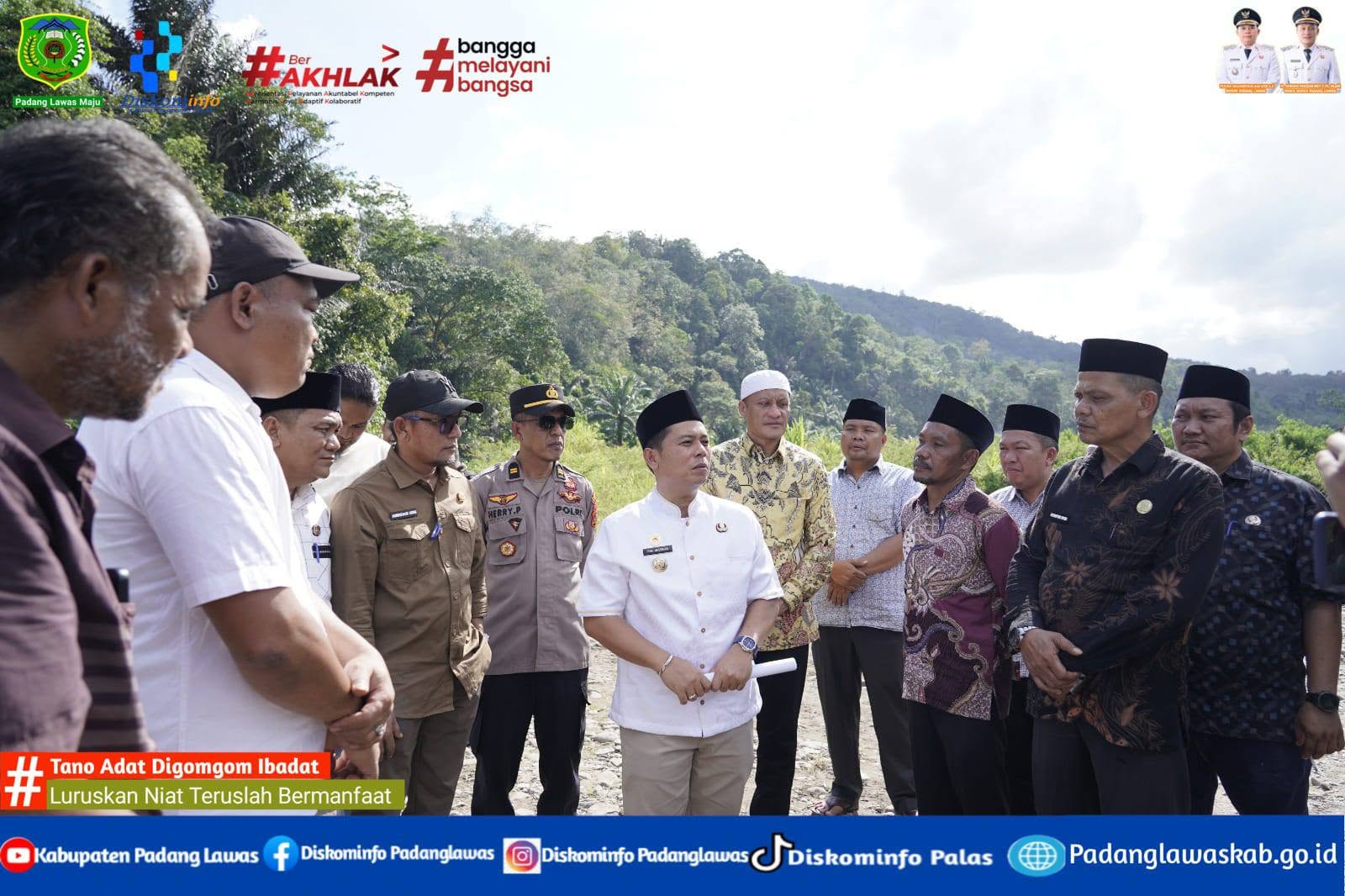SEGERA DIBANGUN JEMBATAN GANTUNG/RAMBIN DESA SIUNDOL DOLOK KECAMATAN SOSOPAN.